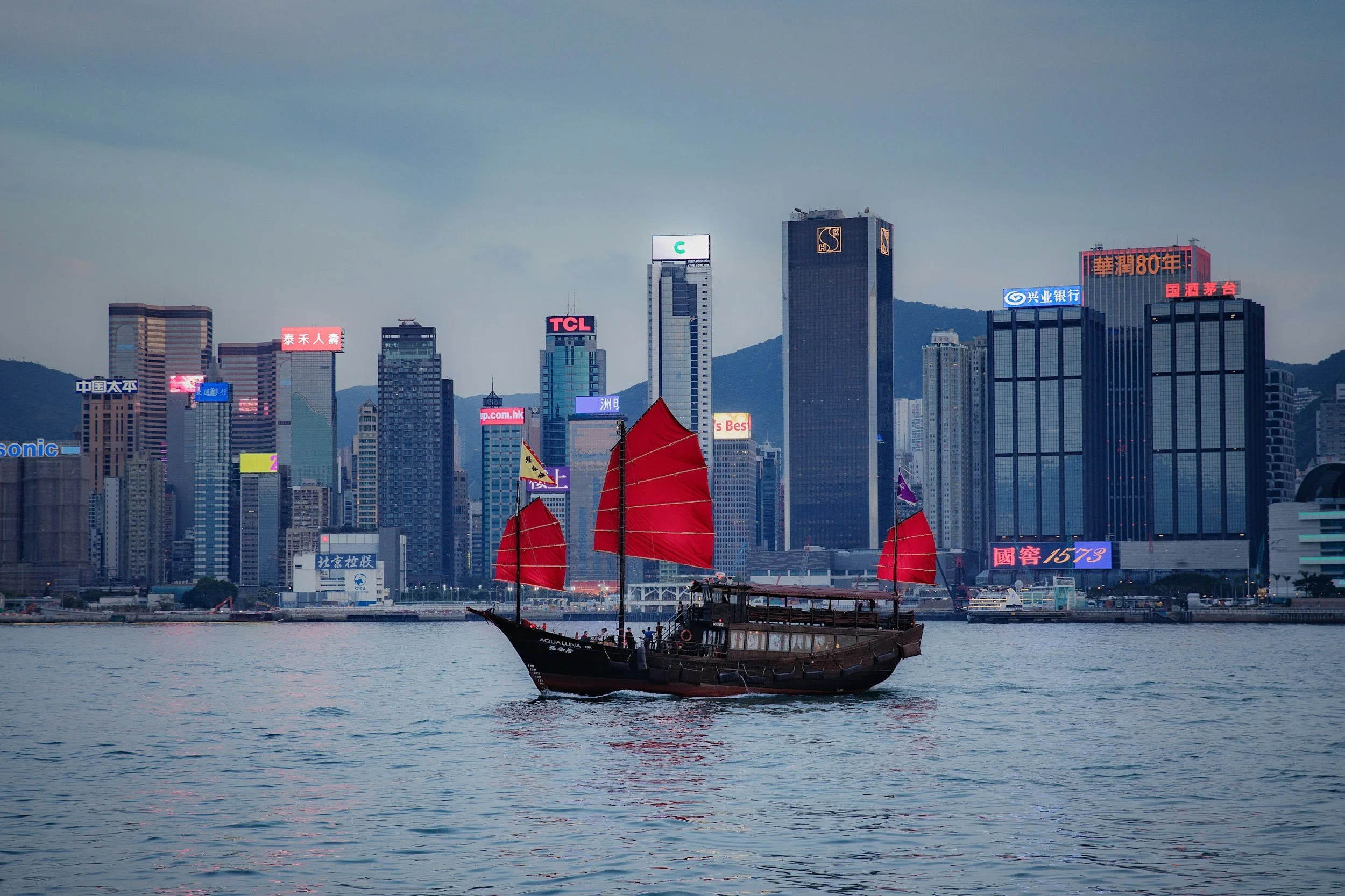 Top 15 Things to do in Hong Kong for First Time Visitors!