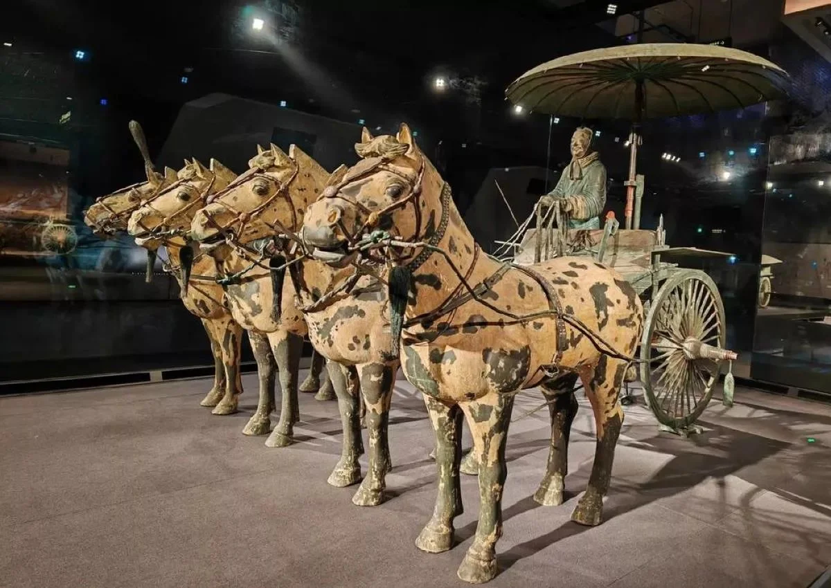 terracotta army warriors mausoleum of Qin Shi Huang museum bronze chariot