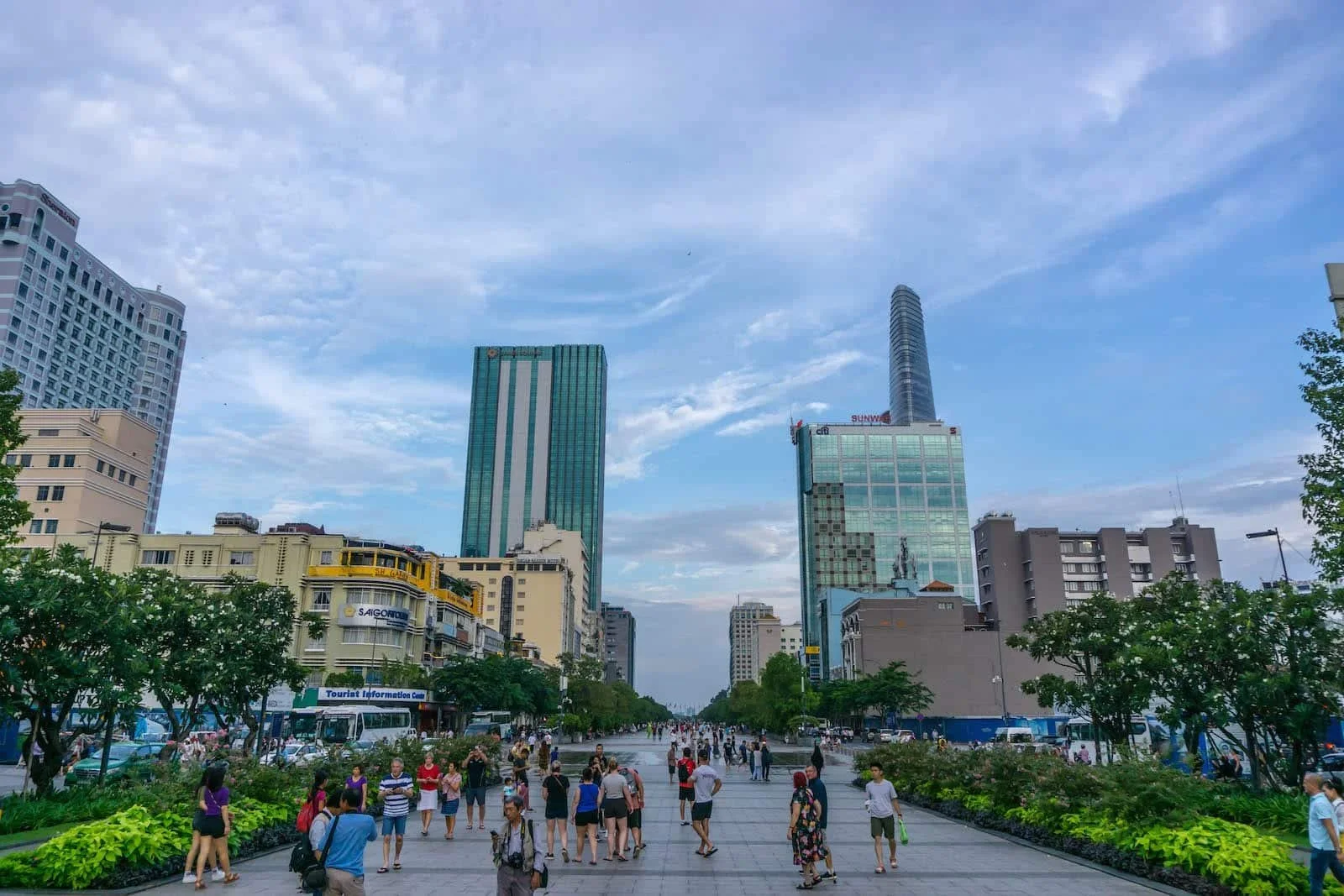 Ho Chi Minh City Vietnamese  Nguyen Hue Walking street
