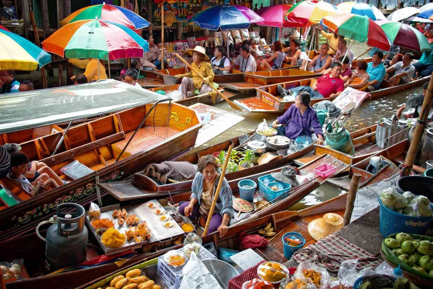 day trip from bangkok to Damnoen Saduak floating market