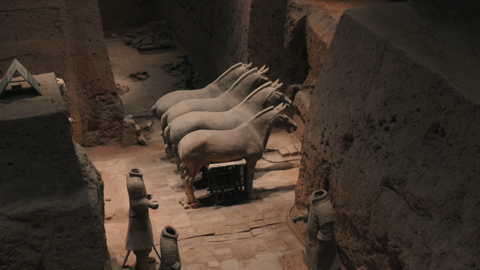 terracotta army warriors mausoleum of Qin Shi Huang horses
