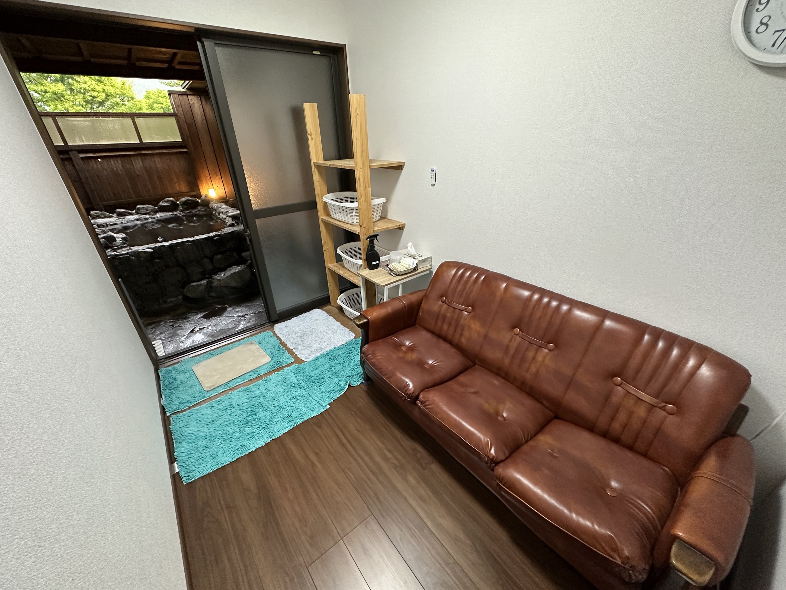 sitting and waiting area for private onsen room