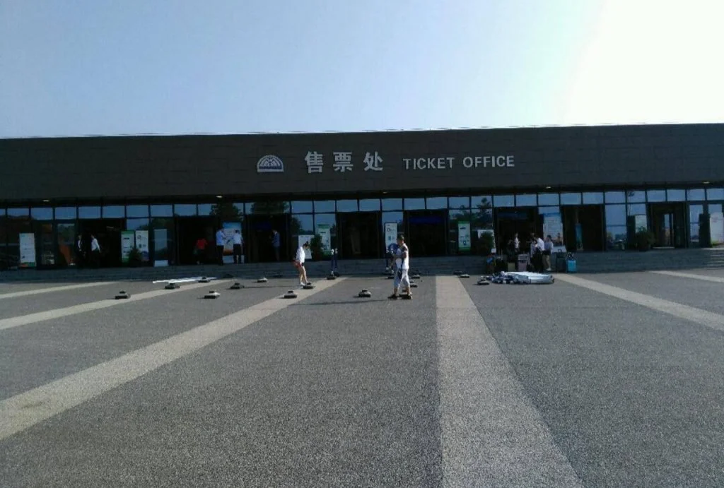 terracotta army warriors mausoleum of Qin Shi Huang