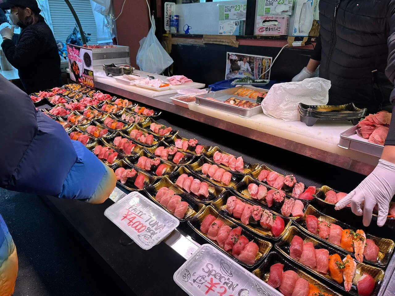 tokyo food tour tuna sashimi tsukiji outer market