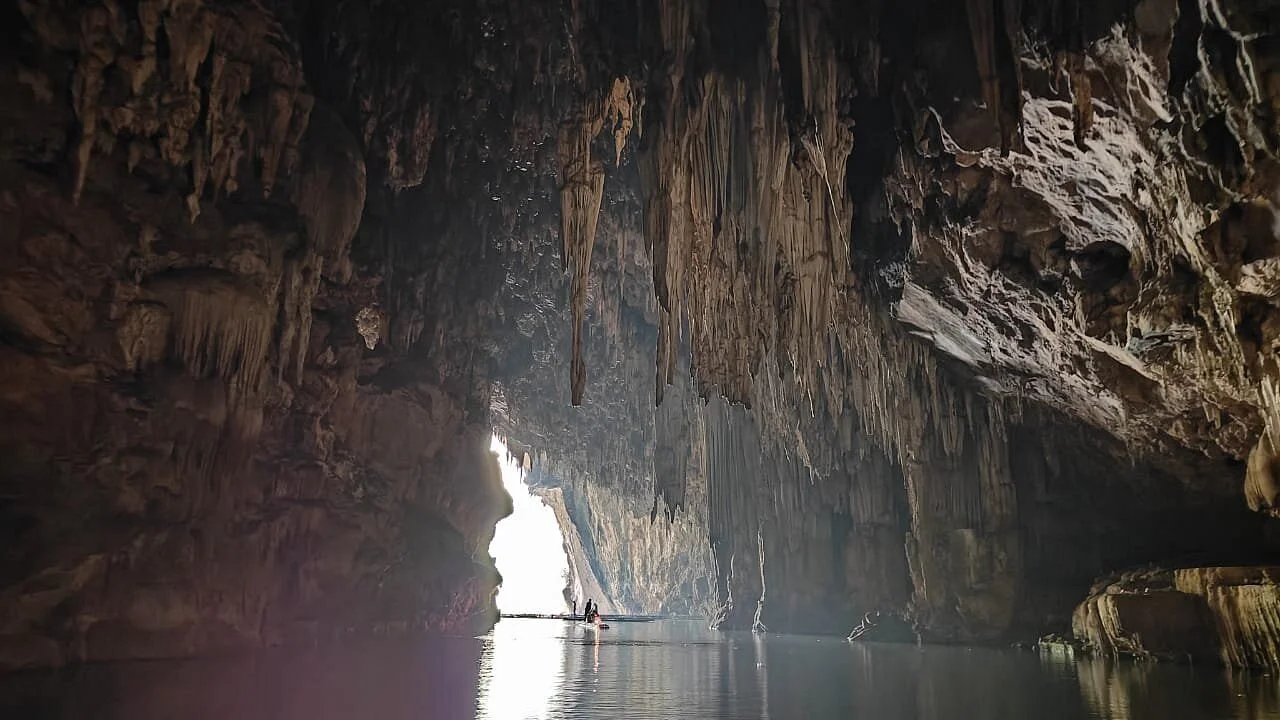 Krabi Lod cave Tham Lot kayaking