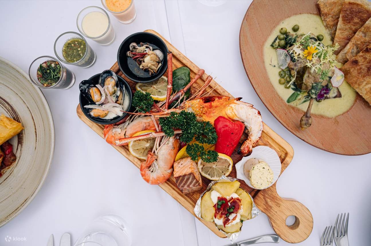 rooftop bars in bangkok Above Riva food