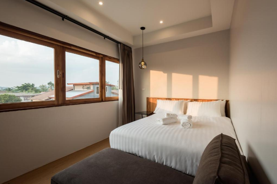 u chai khong khan hotel room
