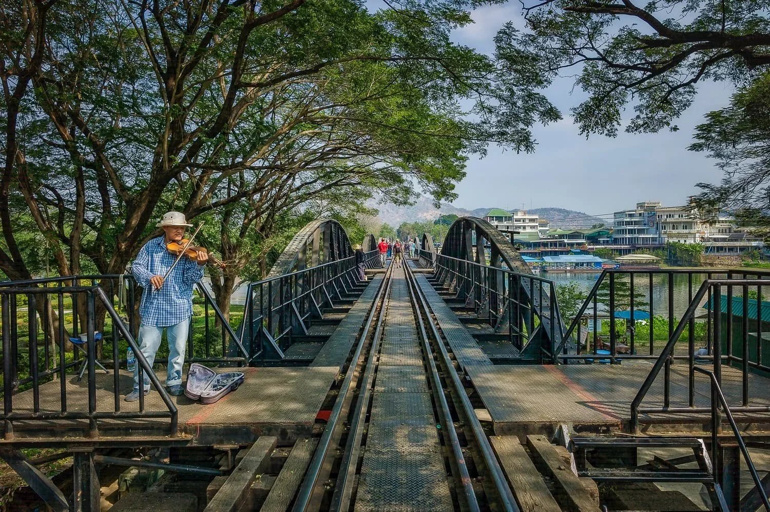 day trips from bangkok to Kanchanaburi bridge over river Kwai