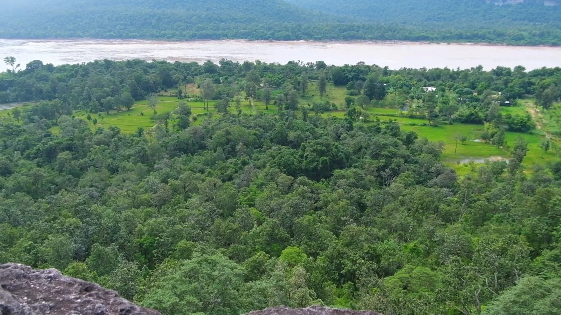 Pha Taem National Park cliff viewpoint