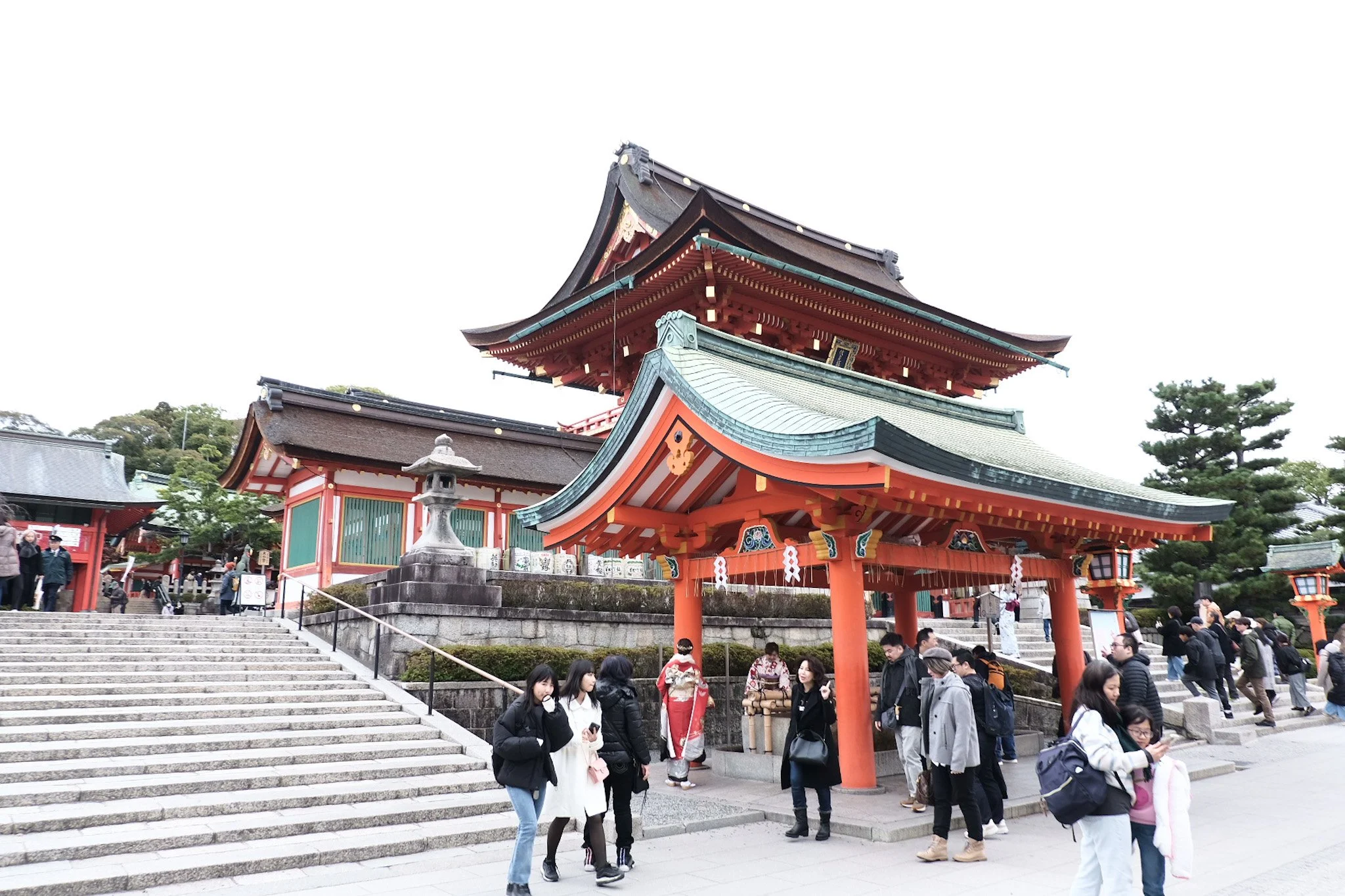 fushimi inari taisha shrine entrance kyoto