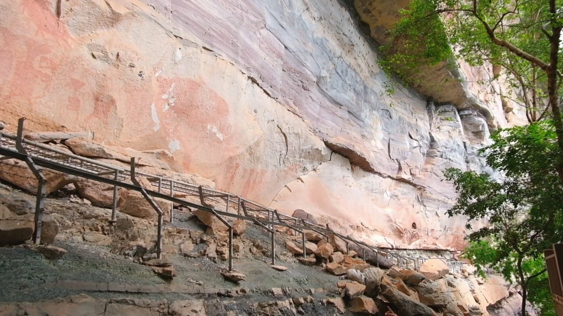 Pha Taem National Park prehistoric cliff painting