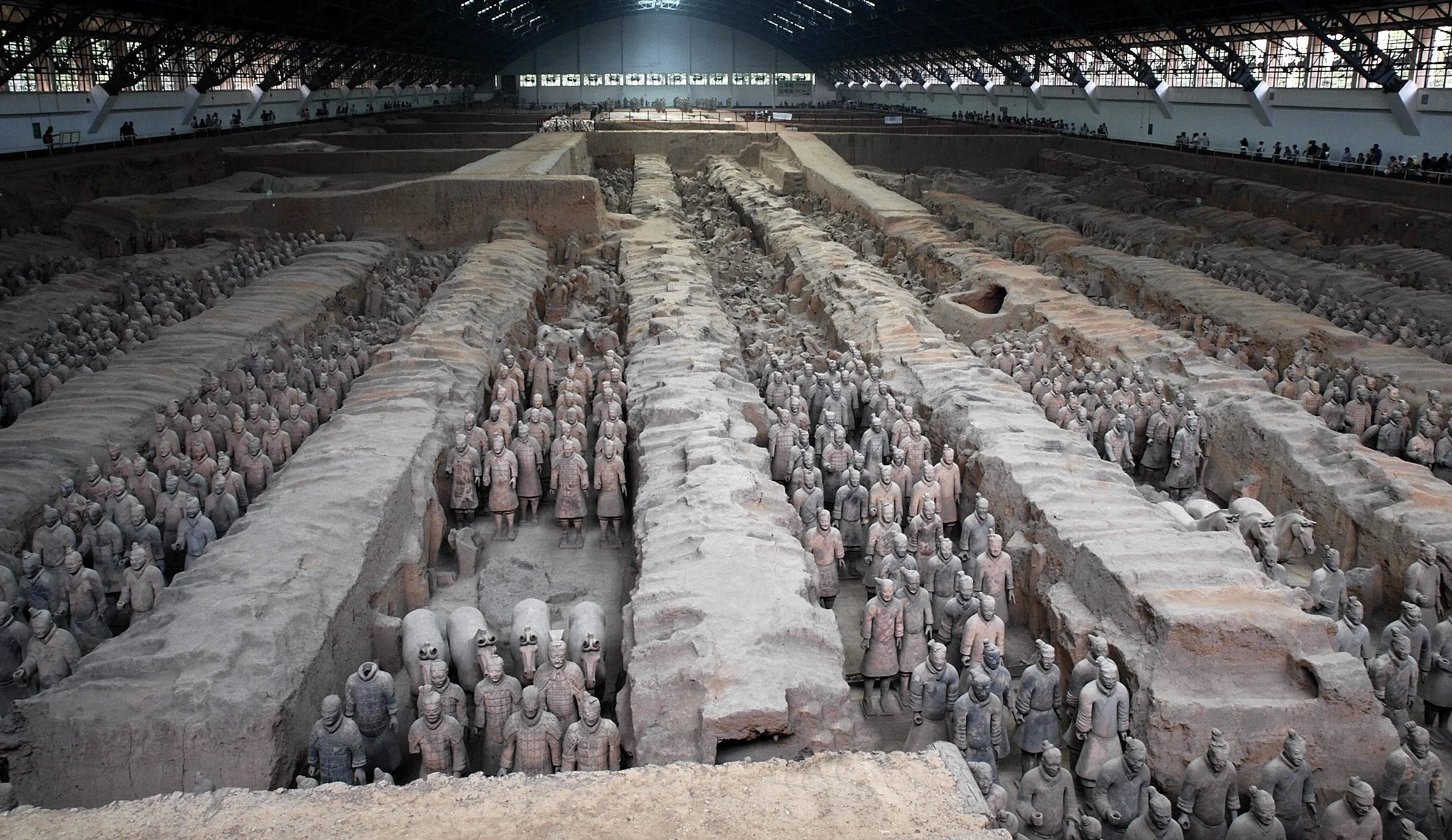 terracotta army warriors mausoleum of Qin Shi Huang