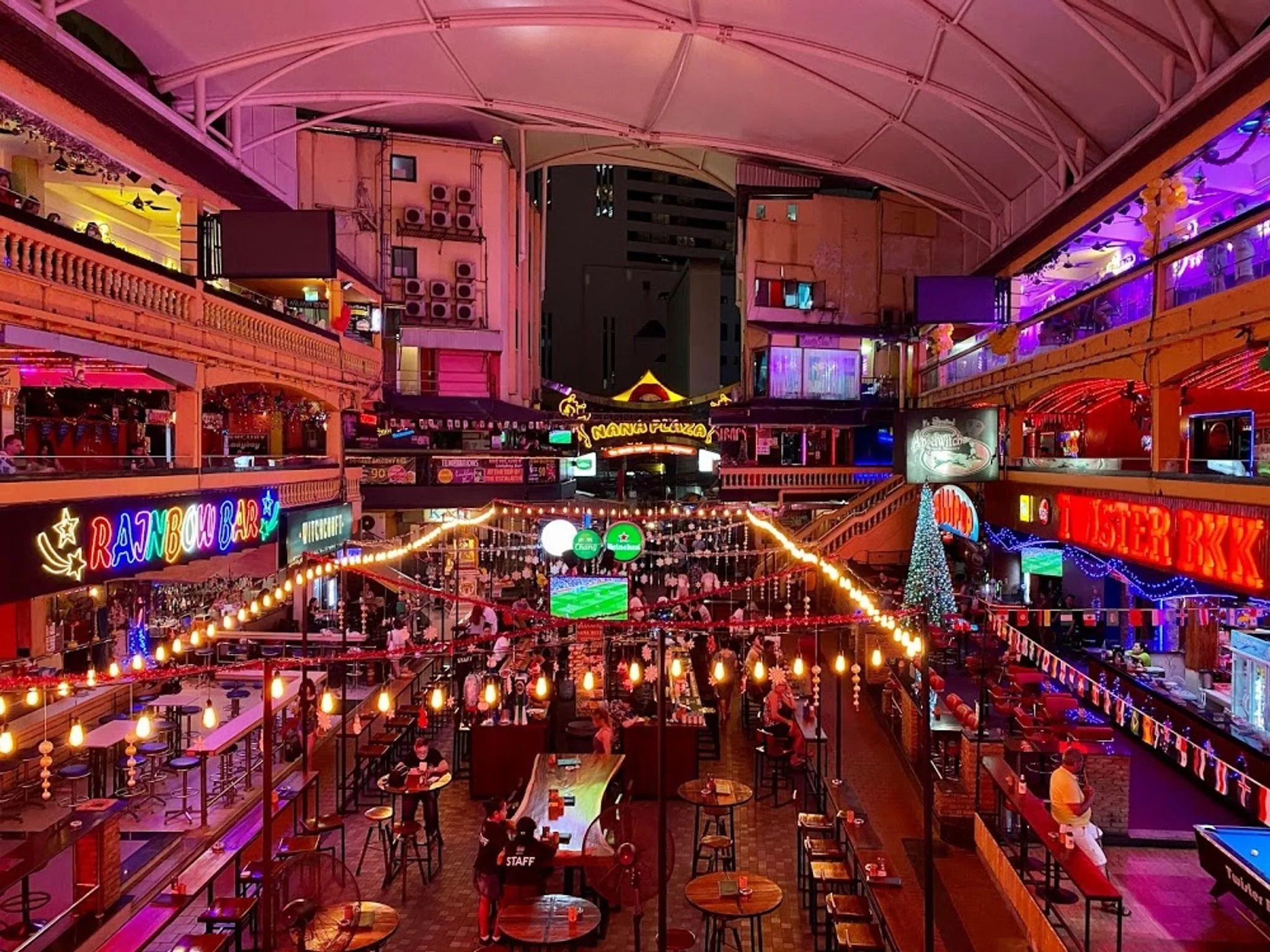 Nana (Nana Plaza) Bangkok nightlife