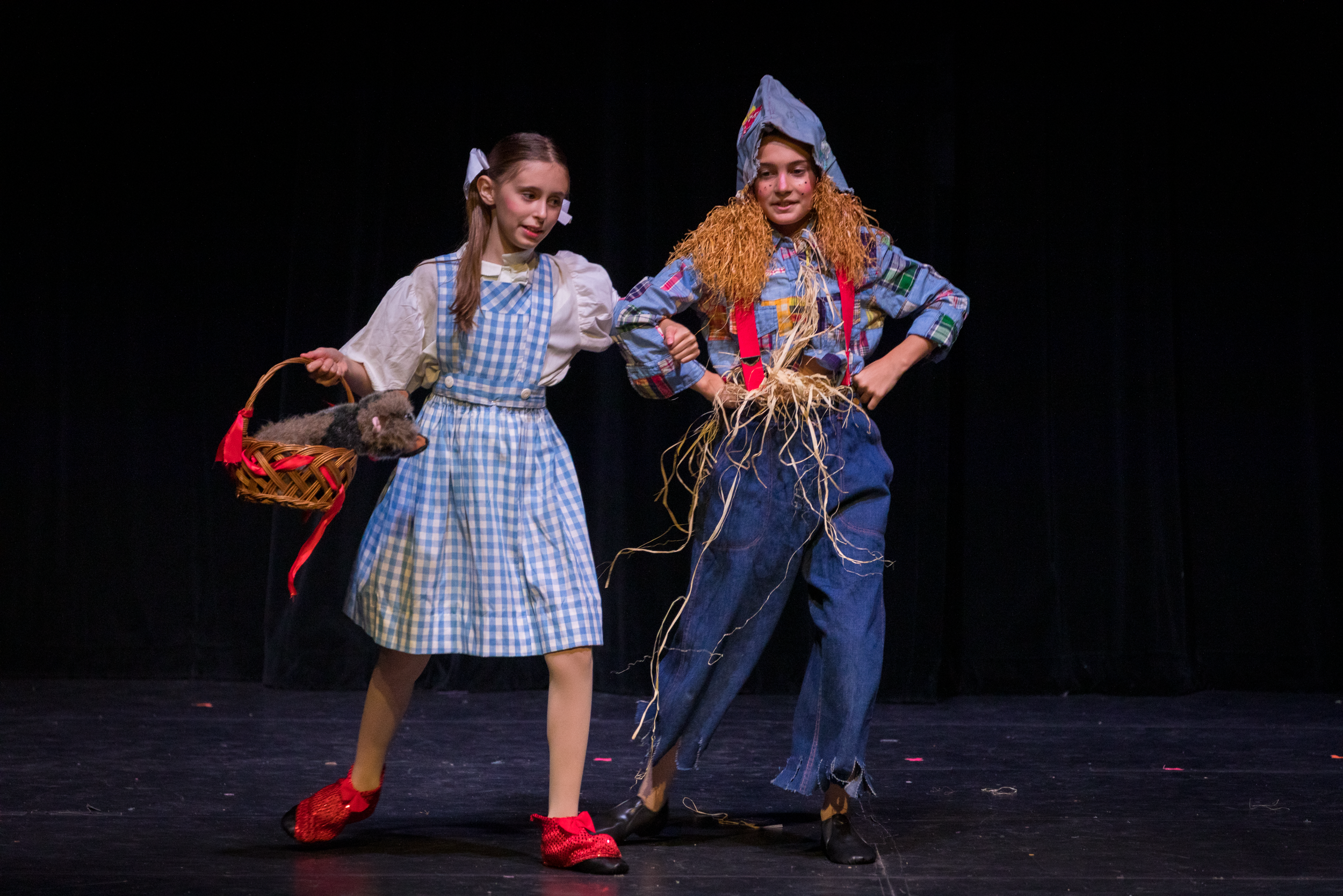 harand_camp-2025-festival_of_shows-wizard_of_oz-36.png