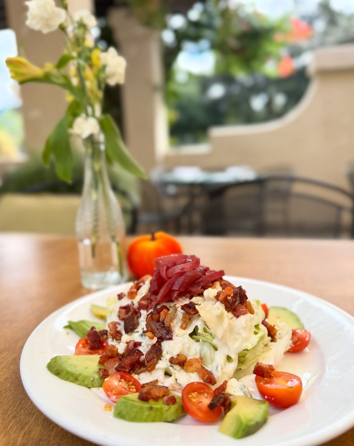Pancetta E Gorgonzola✨🥬🥓 
&bull;
&bull;
&bull;
&bull;
#Salad #Pancetta #CherryTomatoes #avocado #ItalianCuisine #Lunch #ItalianRestaurant #Menu #ModernItalian #FineDining #AuthenticItalian #FreshIngredients #Homemade  #ChefDriven #Gorgonzola #Taste
