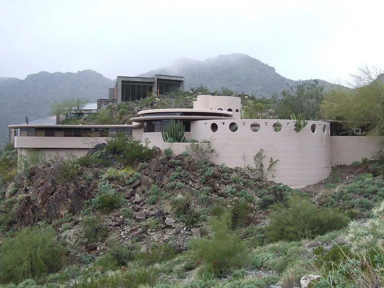 A Statistical Learning Approach to Land Valuation: Optimizing the Use of External Information