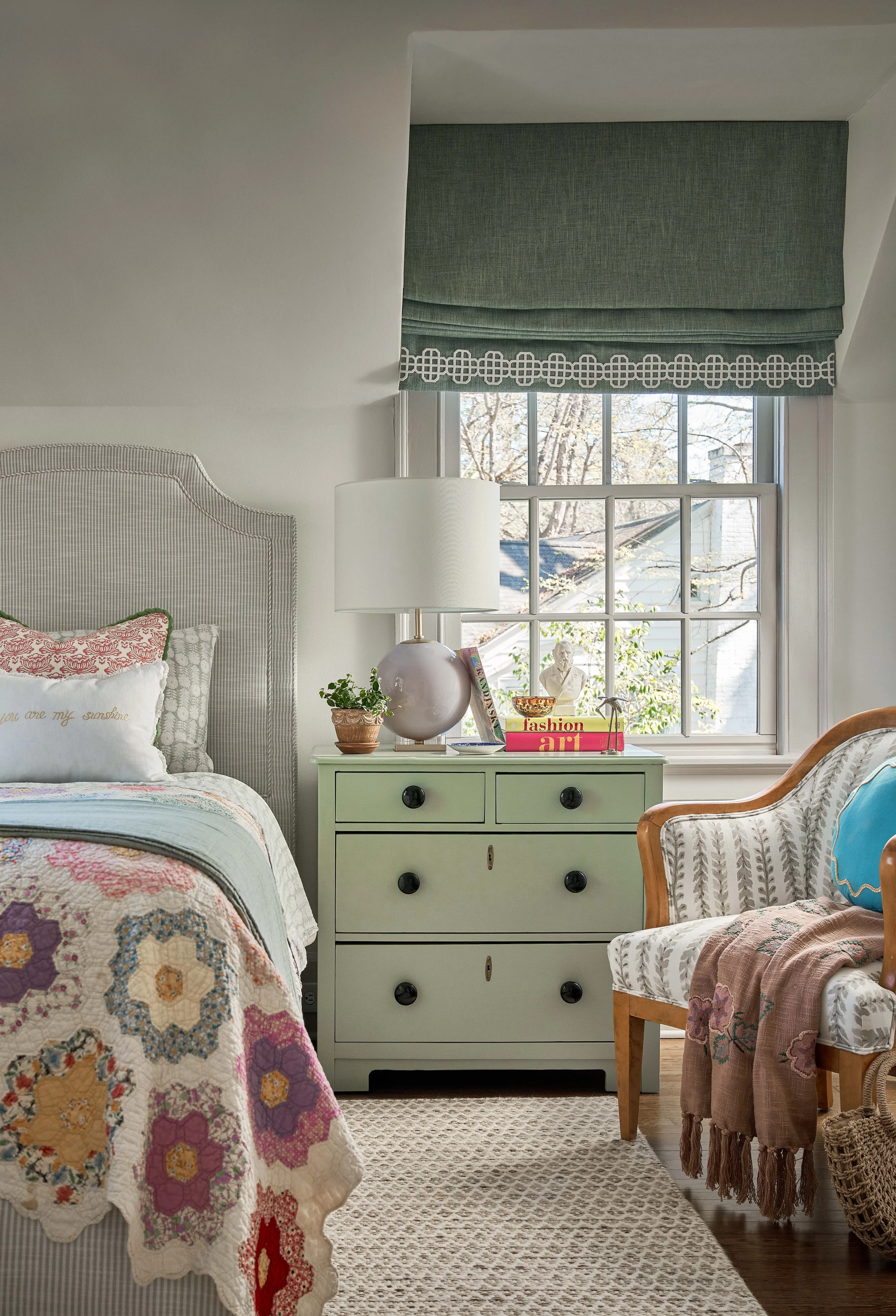 Cozy Corner: A Teen Bedroom Retreat