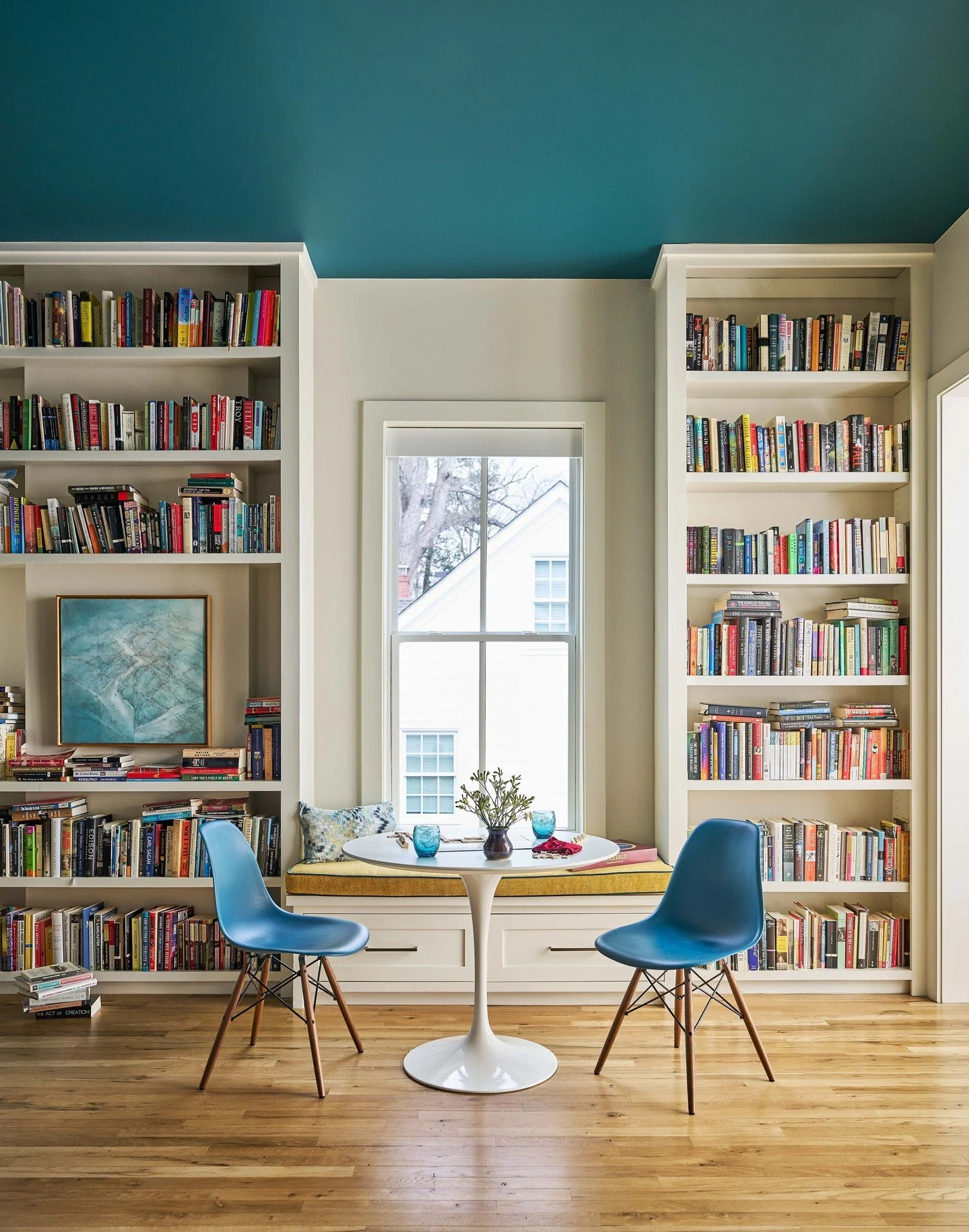 The story of this home goes back to this couple's NC heritage, and their much-loved time as Tarheels. After graduating, they set out for a huge adventure- living and working overseas for over 2 decades. ⁠
And when they were ready to return, they want