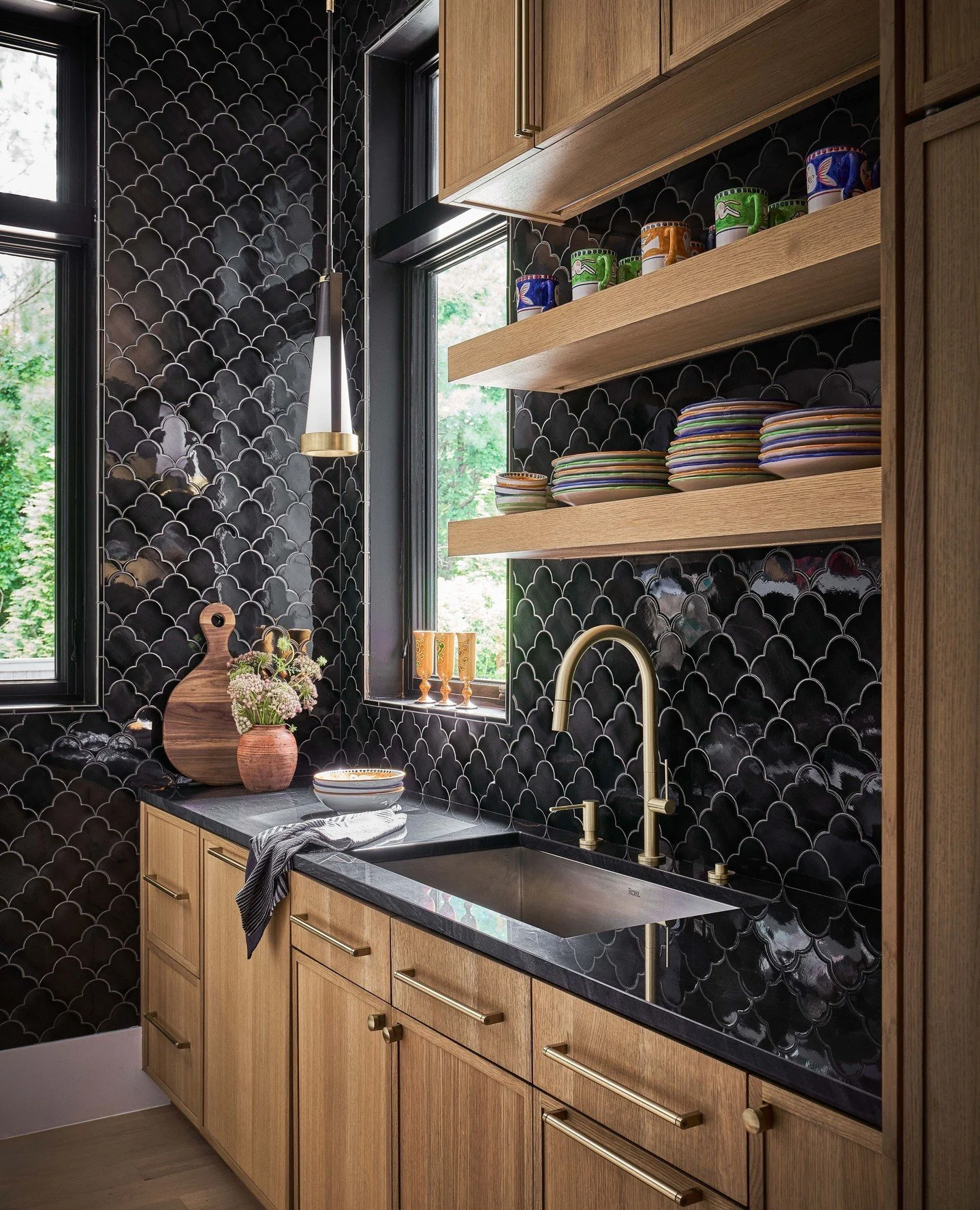 A new era of the scullery kitchen has arrived, and we are here for it 👀 🙌⁠
⁠
These rooms go by a few names: prep kitchen or a back kitchen. But regardless of the nomenclature, this room is about FUNCTION. If you host family, friends, colleagues, or