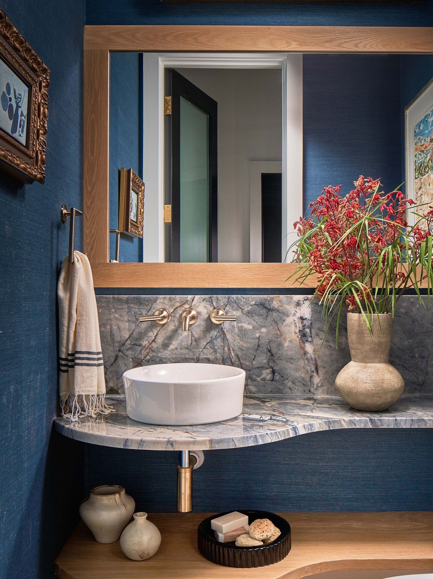 THIS powder room 🔥🎉🙌⁠
⁠
One of the many reasons we love working in tandem with a builder for custom homes is because we can create spaces like this. ⁠
⁠
A main level powder room that was tucked conveniently in between the mudroom, butler's pantry/