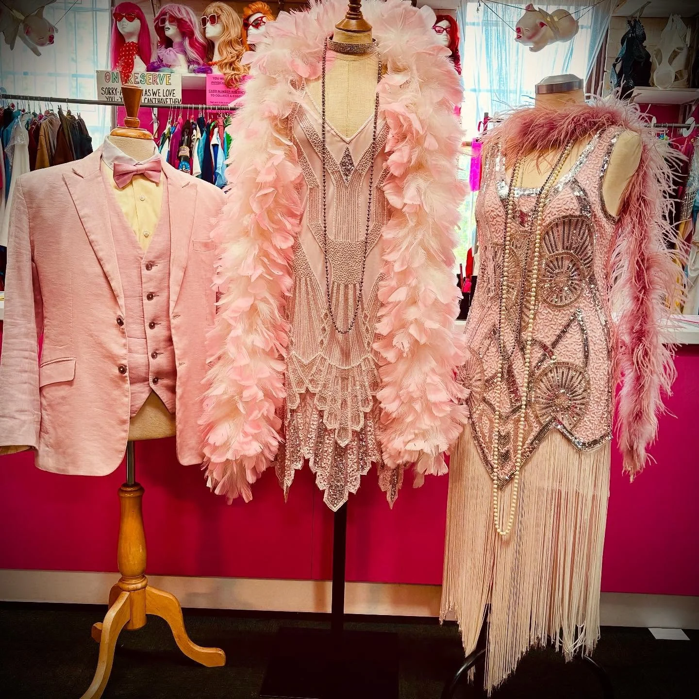 It&rsquo;s officially party season 🎉 - time to get your glamour on! Here&rsquo;s some delicious pink ice-creamy- dreamy Gatsby looks to inspire you 🩷🩷🩷🩷