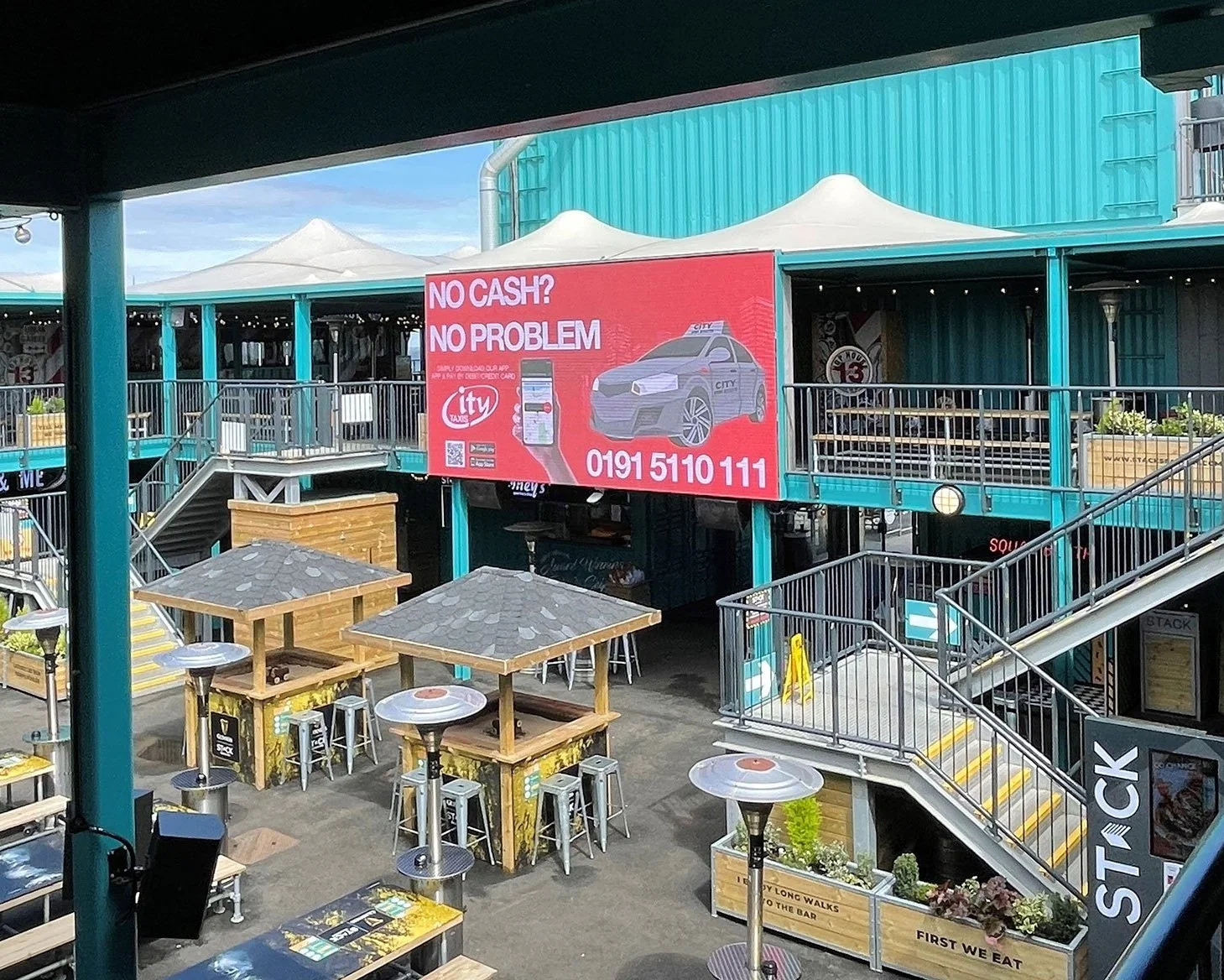 Stack seaburn eating space with large tv screen