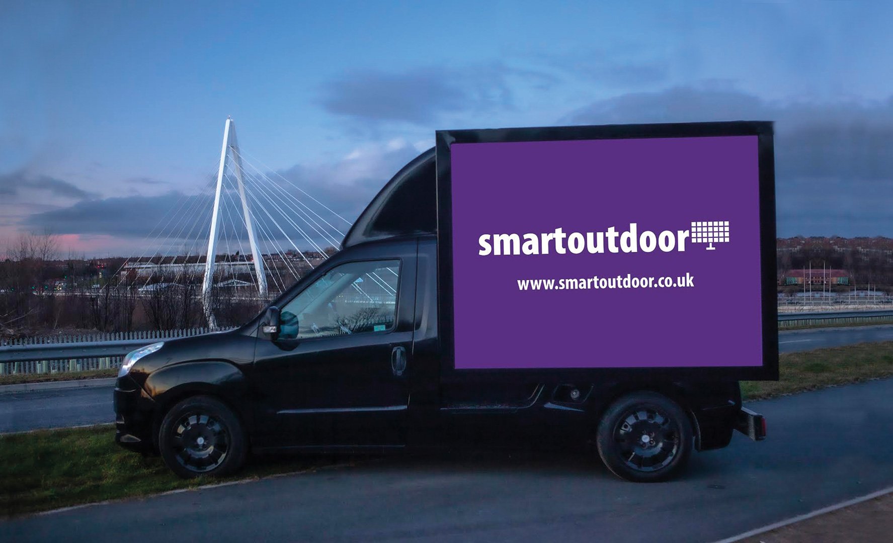 Digivan digital mobile advertising screen