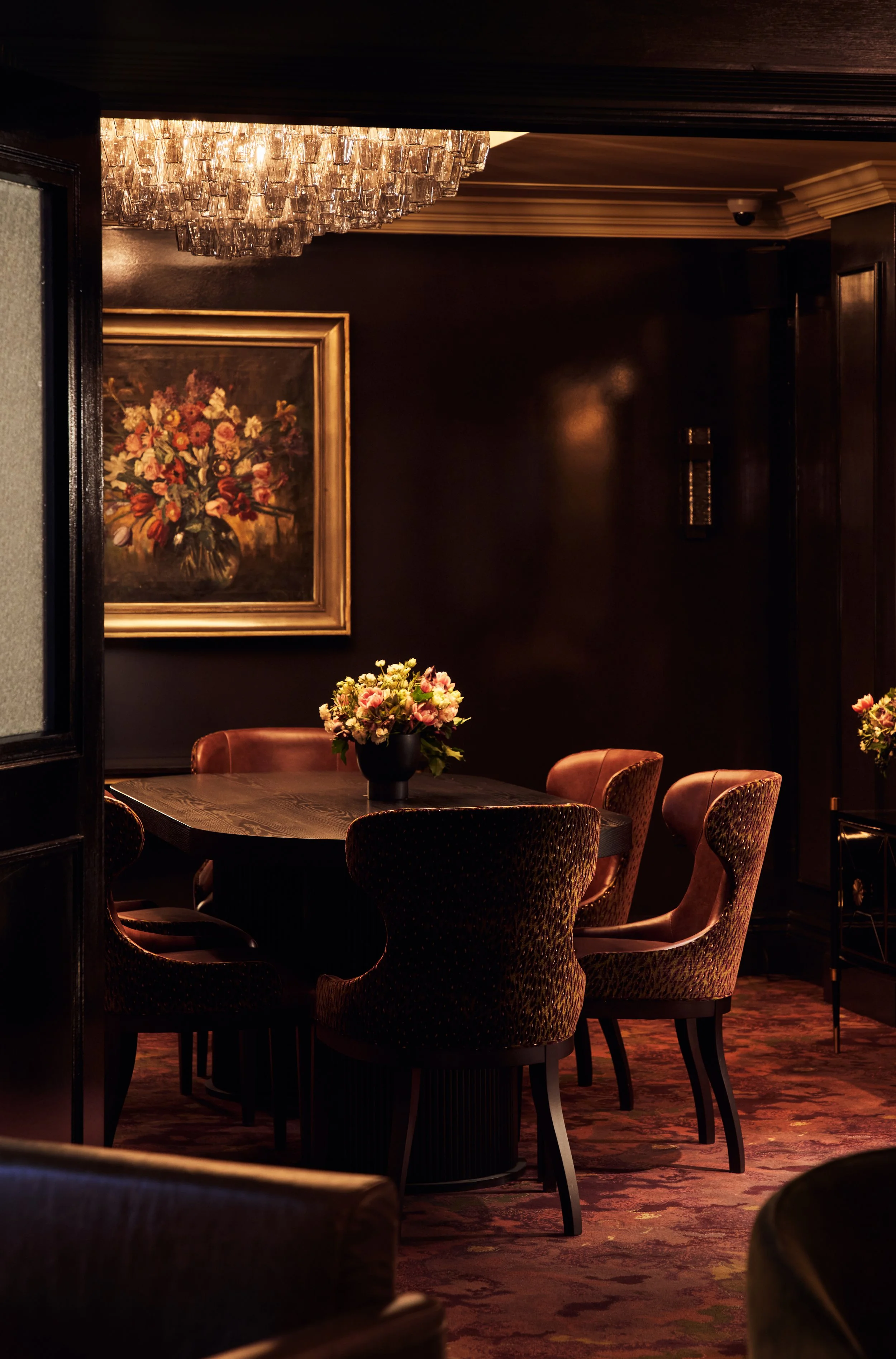 04_Lady in Black .jpeg