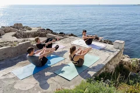 boat_pose_group.jpeg