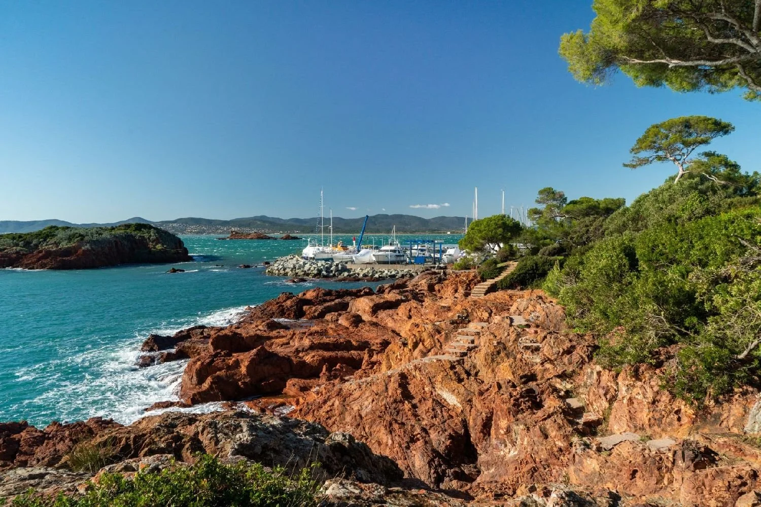 randonnee-le-sentier-du-littoral-saint-raphael_788795_4.jpg
