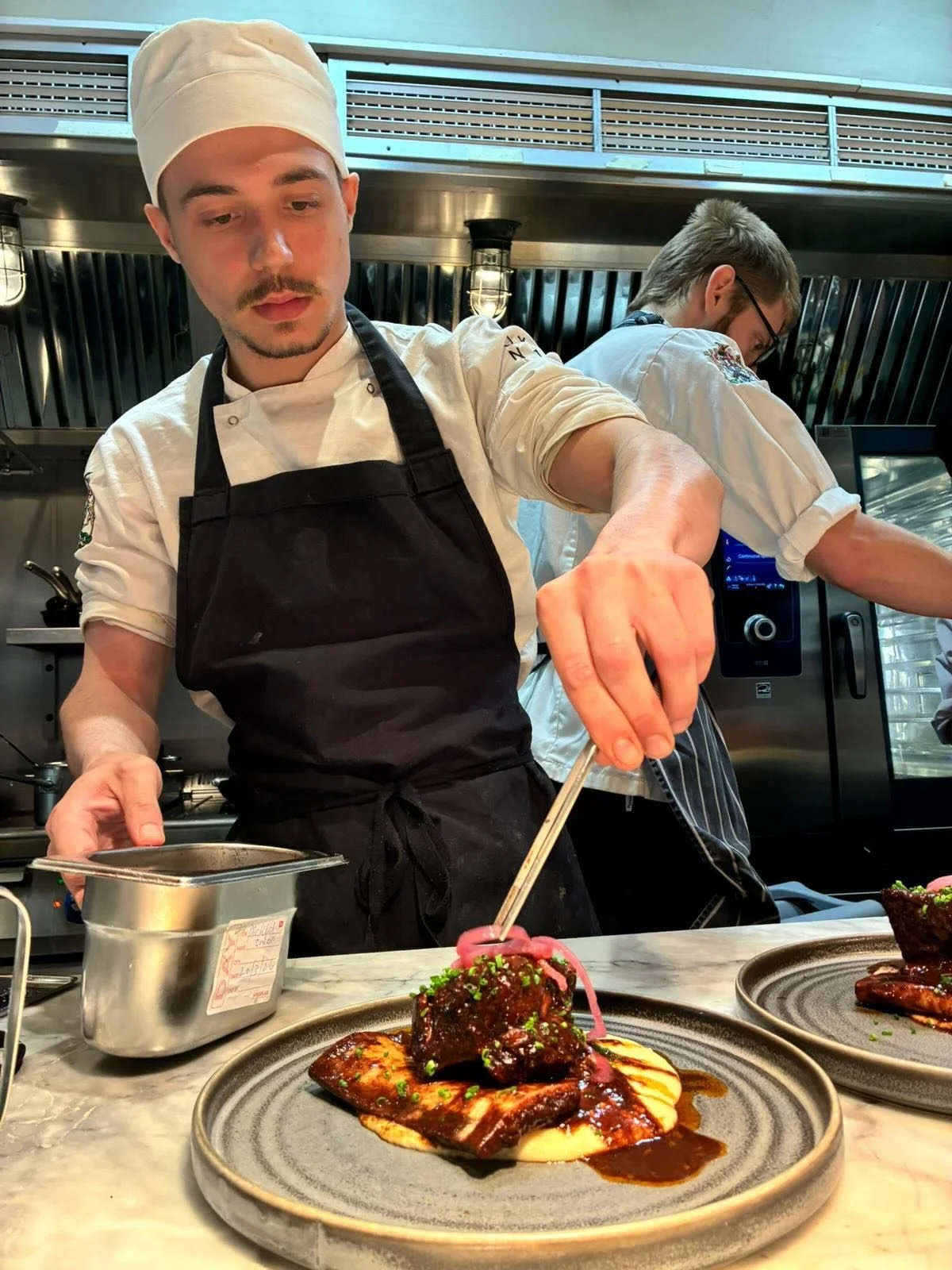 Behind the scenes of Benito&rsquo;s Student Takeover last week👨&zwj;🍳

What an incredible event🤩

Well done to Benito and all of our OKN1 staff👏

If you would like to book a student takeover, the next one is a seven course tasting menu on 30 Apri