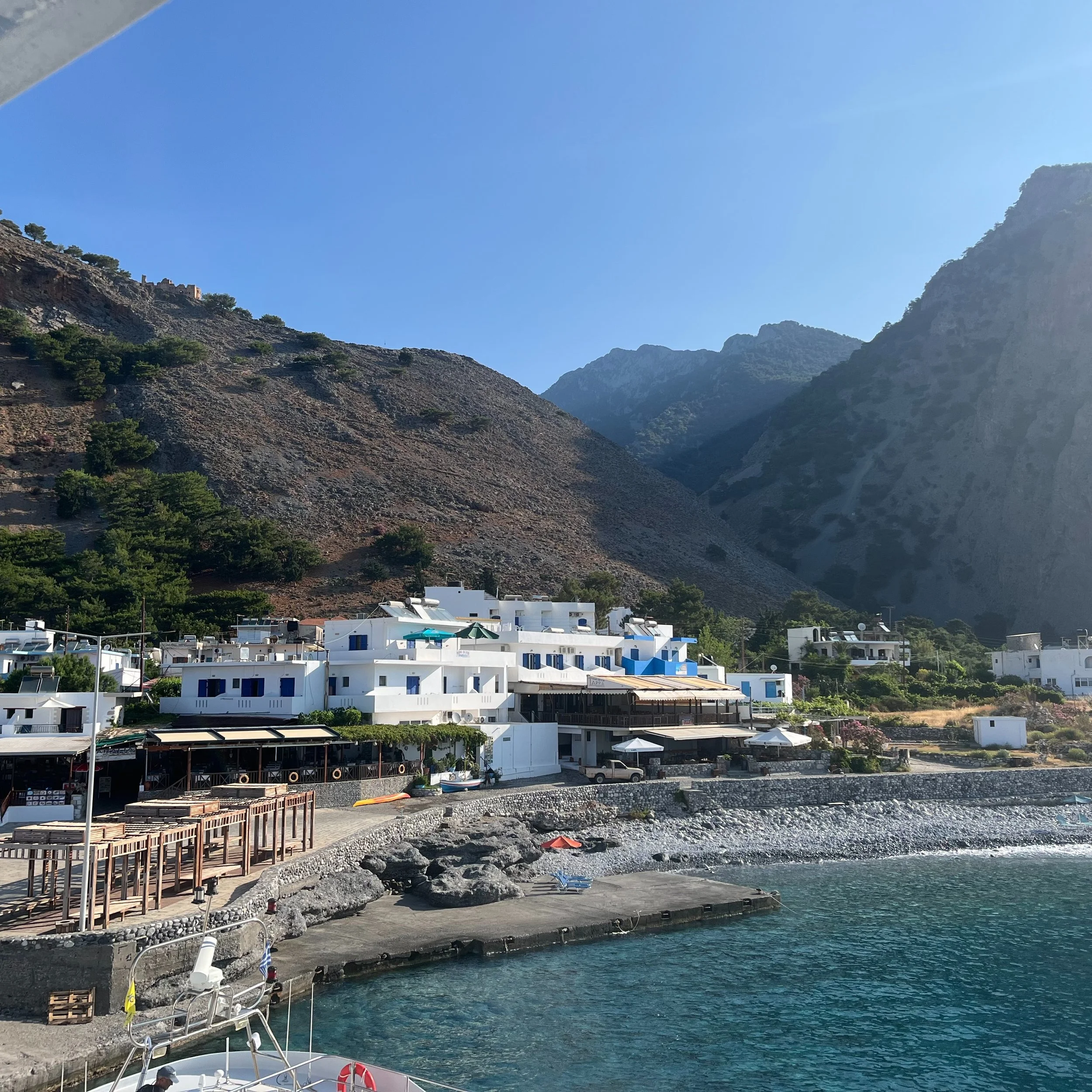 🍃 YOGARETREAT I AGIA ROUMELI 🍃 
 2-8 SEPTEMBER

K&auml;nner du dig utmattad, stressad eller som att du har g&aring;tt p&aring; h&ouml;gvarv alldeles f&ouml;r l&auml;nge?
V&auml;lkommen till &aring;terh&auml;mtande dagar i magiska Agia Roumeli p&ari