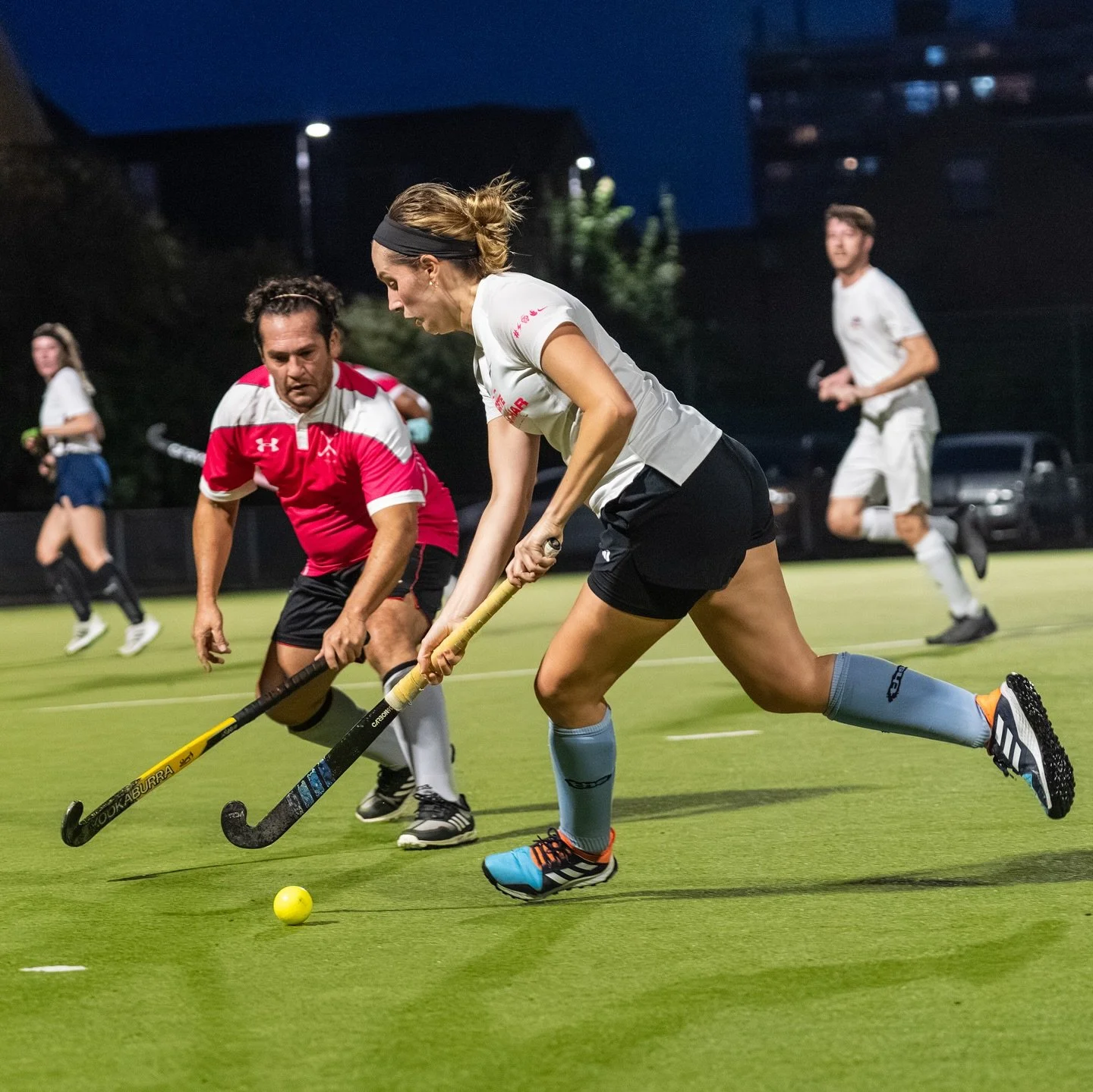 It was @forvismazarsuk who beat @linklaterscareersuk on Thursday night to progress to this years City Wharf bowl final! Forvis Mazars applying a lot of pressure onto a patient Linklaters team with attack after attack. 
πΈ Photography by @emiel_occid