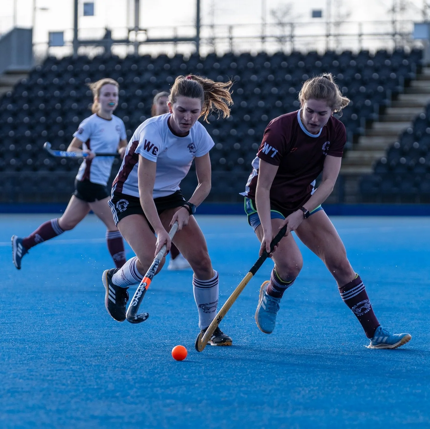 It was derby delight last weekend as the @wappingw7s took on promotion seekers @wappingw6! W6s came out on top with goals from @katkateley and Winky, which was enough to secure all 3 points and keep in the title race. 

📸 Photography by @emiel_occid