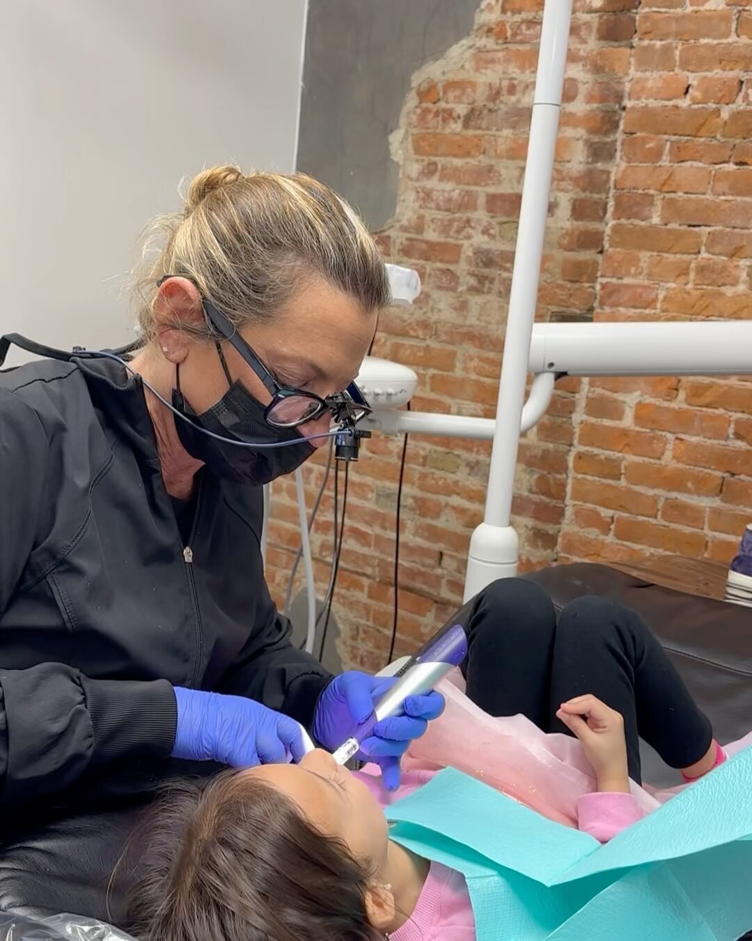 🎊 It&rsquo;s spring break in the #ChagrinValley, which means a lot of you are off on adventures enjoying the sunshine all over the world! 🏝️

Throwback to a couple of weeks ago, when Dr. Santos&rsquo; little ones were in for their cleanings in prep