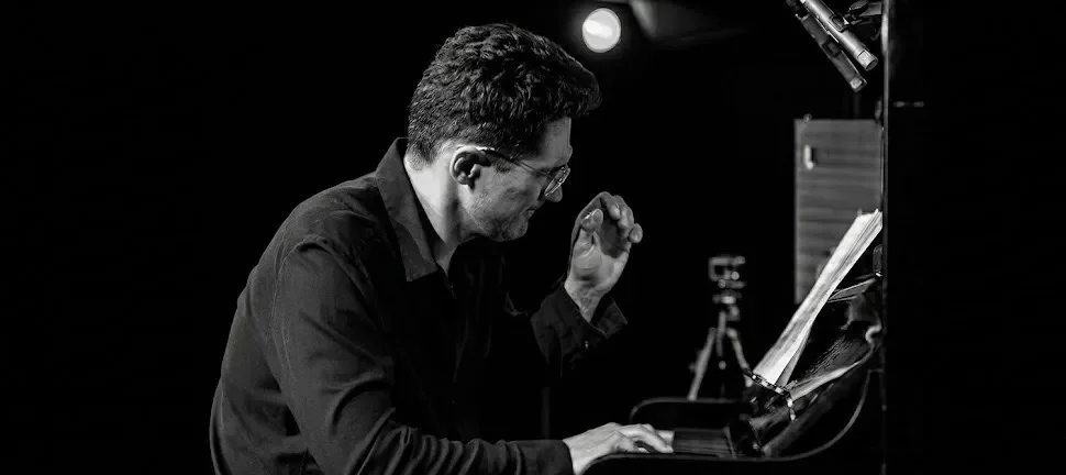 "Off Script" Christmas Edition: Our Festive Improvisation Recital with Artem Yasynskyy