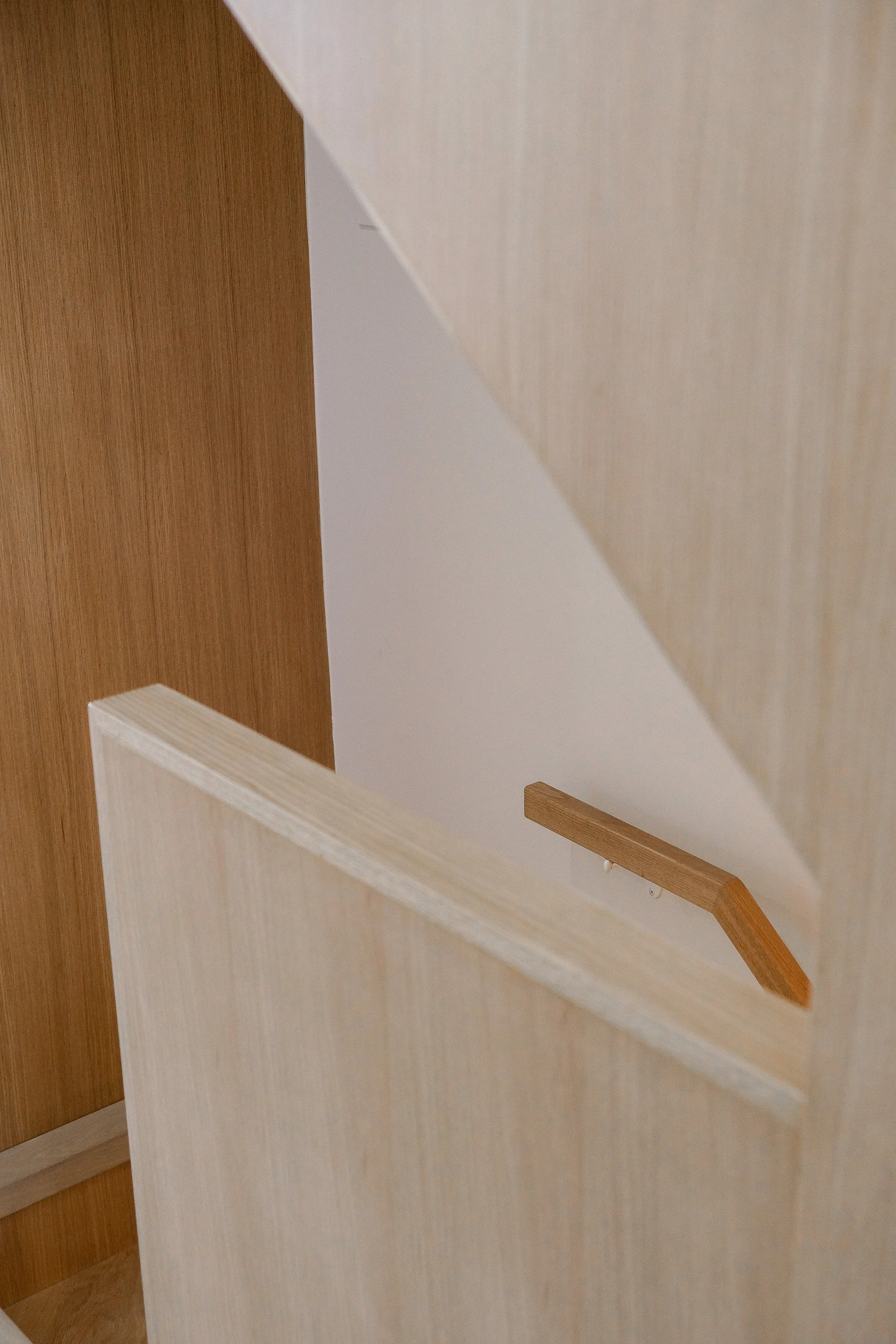 Custom-White-Oak-Staircase-Millwork-Toronto-Details.jpg