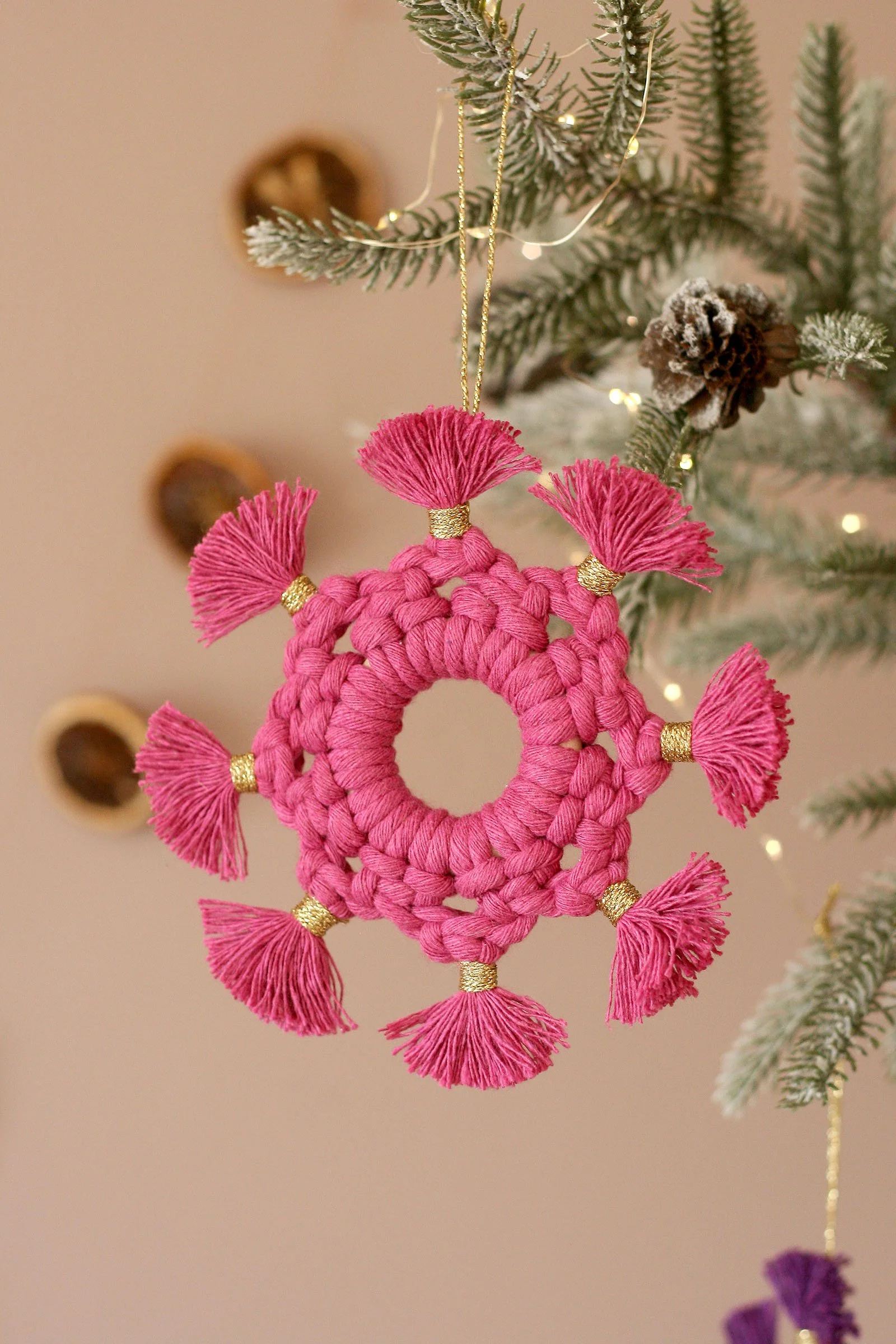 Christmas_Tree_Decorations_Handmade_Star_Pink.jpg