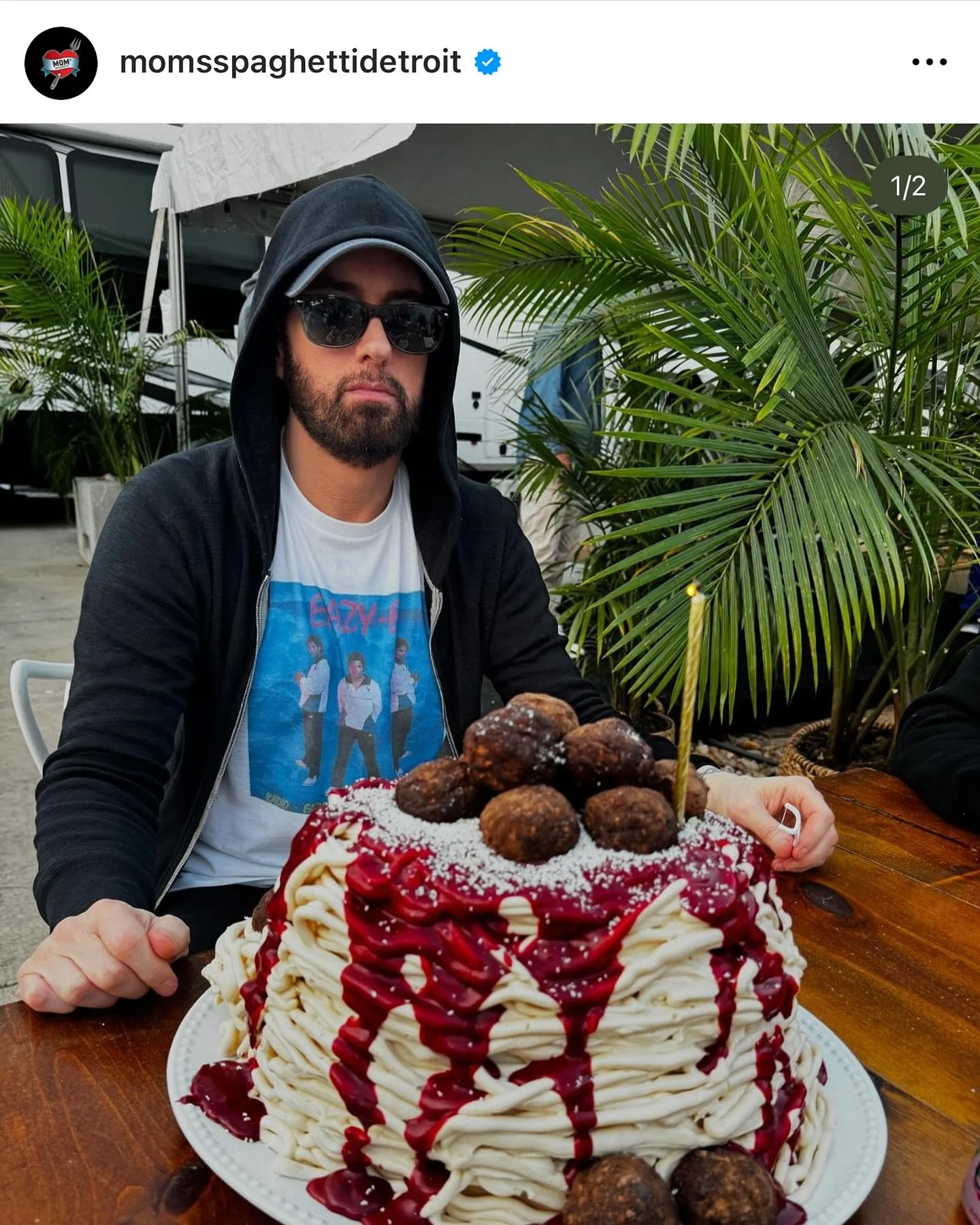 Happy 52nd Birthday to Eminem! Excited to see our palms made a great background to this post. 

Can&rsquo;t wait to watch you take over tonight at F1. 🤘

#eminem #f1 #cota #bbcsport #austin #texas #tx #autx #f1racing #thrivingbotanicals #plantrental