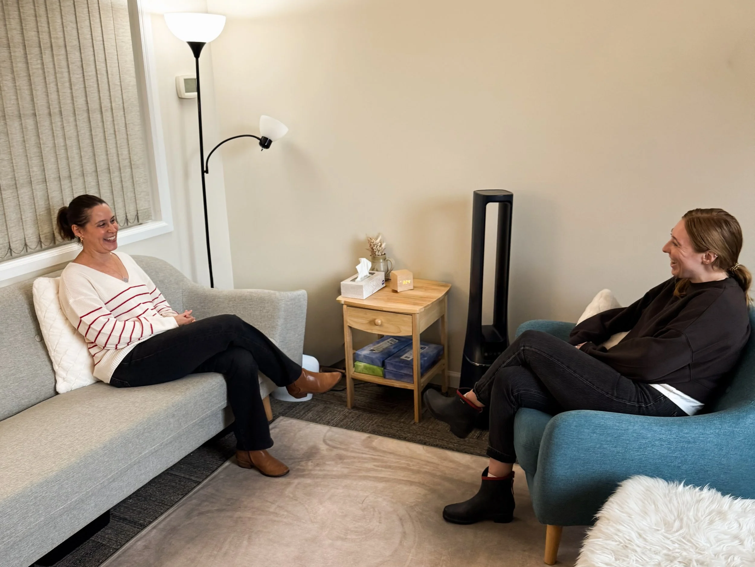 A session at Boundless Heart which offers grief counselling in Vancouver, in-person counselling in Vancouver and online counselling across B.C.