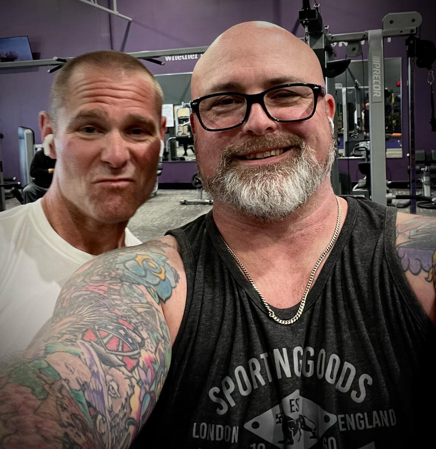 Fun to run into my kid bro @kingdome09 today at the gym. 

Dude trains like a madman usually up at 4:30am on weekdays but he got leisurely today to train in afternoon. 

You ain&rsquo;t gonna see me up at 4:30am or jumping around the way he does, but