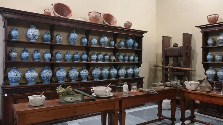 The Benedictine apothecary of the Pope's collections