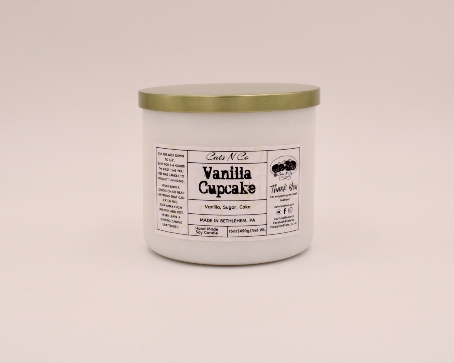 vanilla cupcake large candle catsnco.JPG