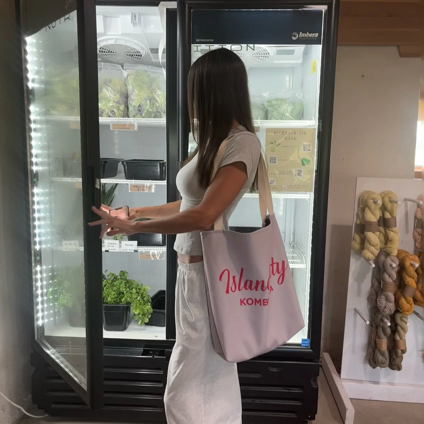 Sunday market runs ft. our new island city tote 💐🍑🥬🫛👜