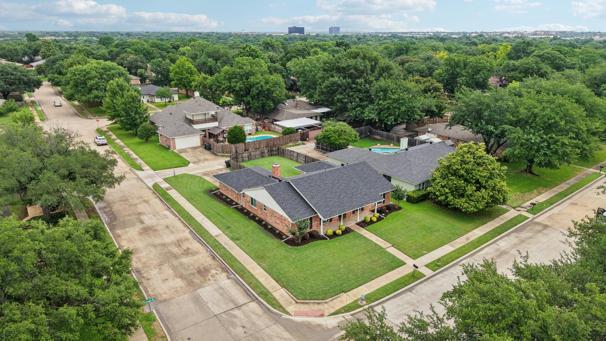 37-web-or-mls-Westlake Dr-1206-035.jpg