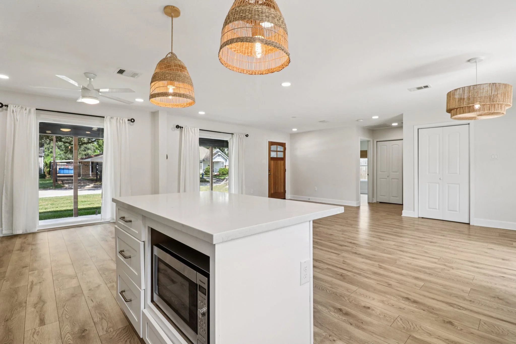 15-web-or-mls-Avenue Of Oaks St-S0409-015.jpg