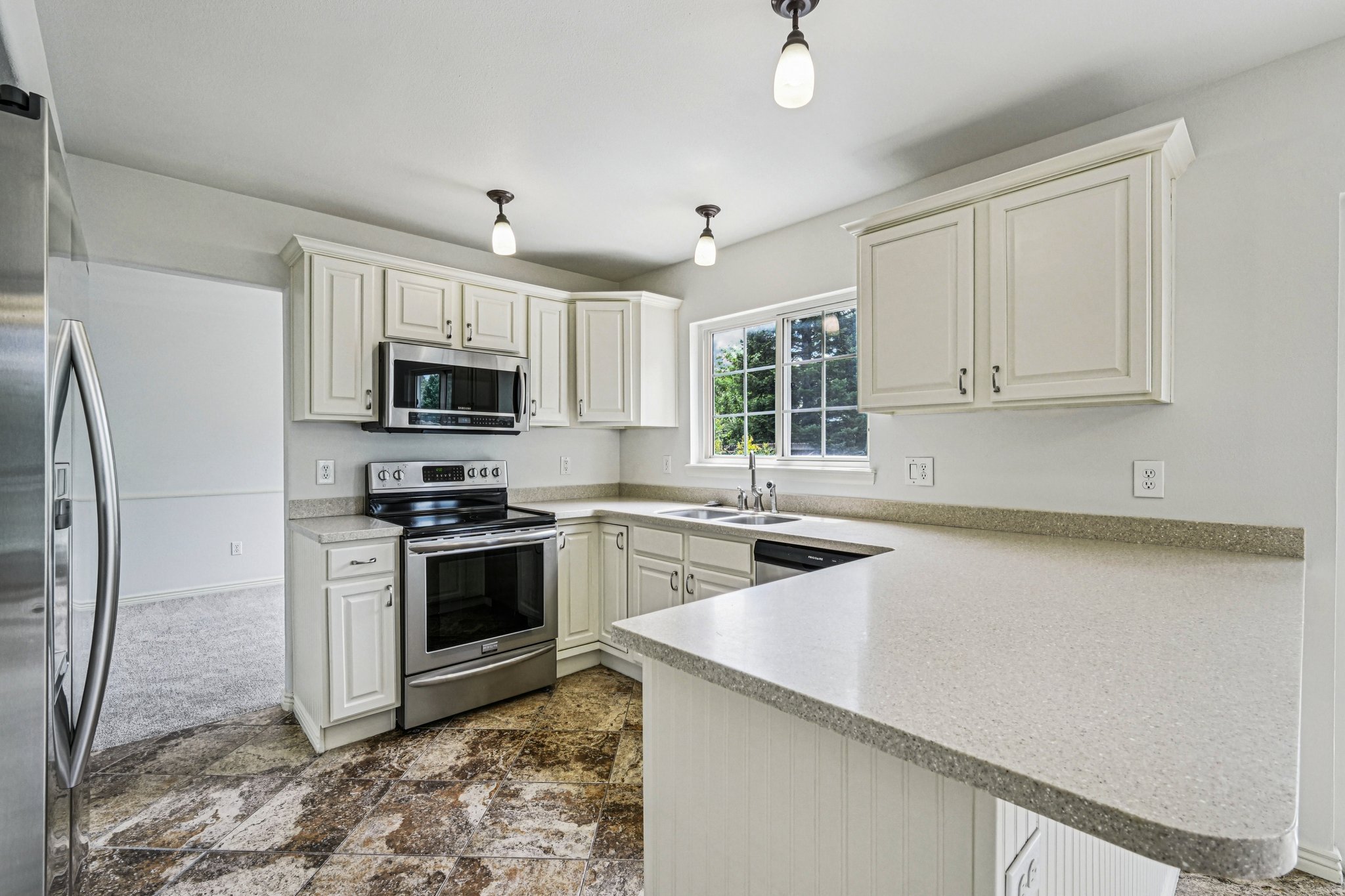 11-web-or-mls-Wimbleton Ct-S2407-011.jpg