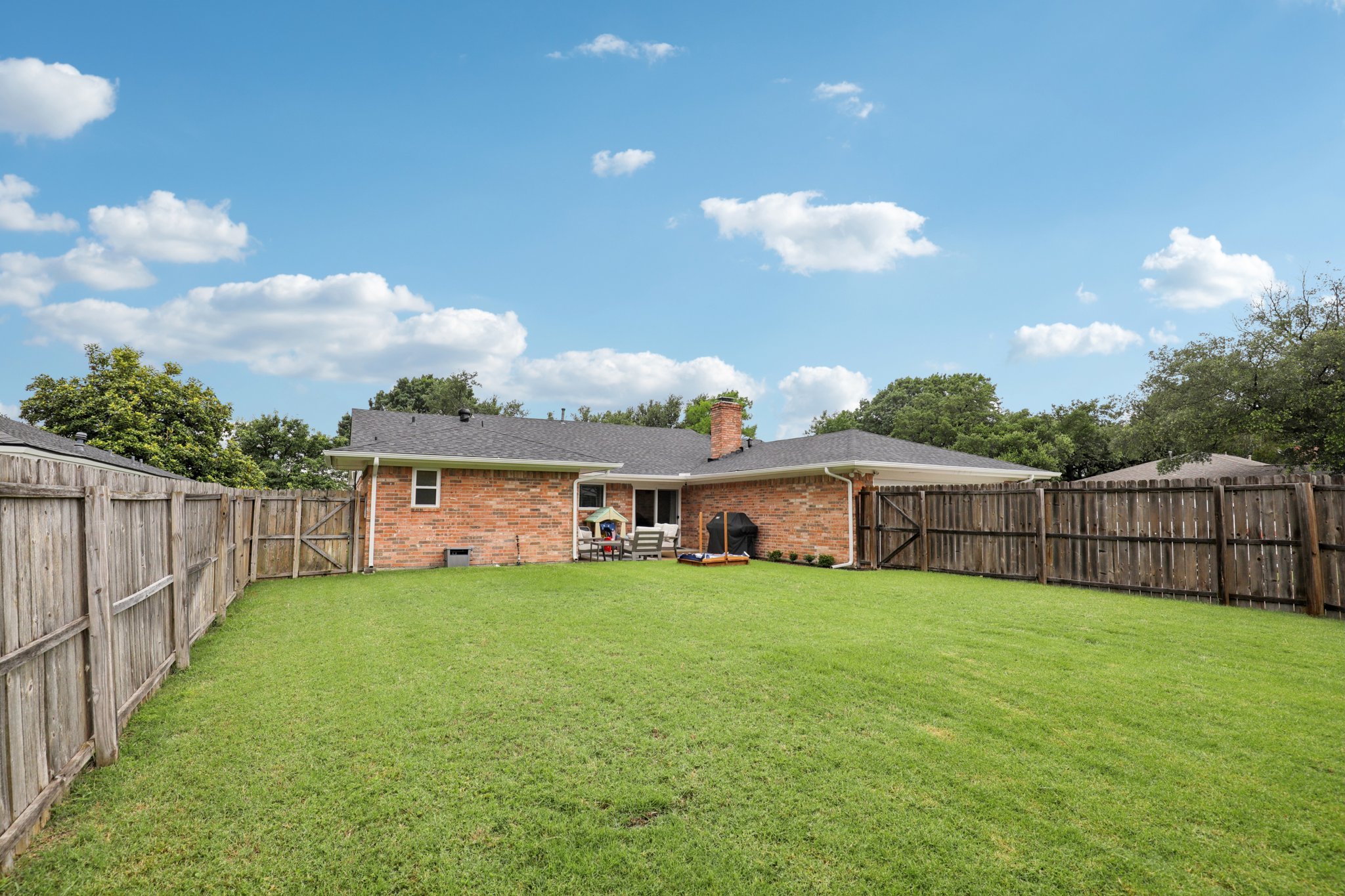 30-web-or-mls-Westlake Dr-1206-028.jpg