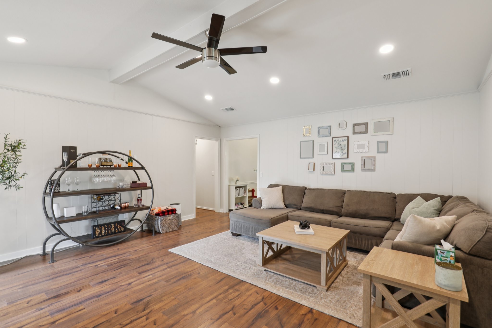 7-web-or-mls-Westlake Dr-1206-005.jpg
