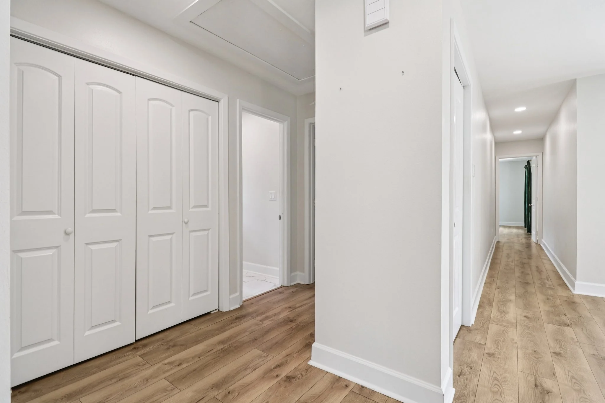 18-web-or-mls-Avenue Of Oaks St-S0409-018.jpg